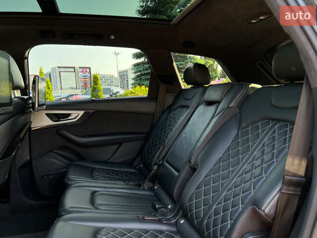 Серый Ауди Q7 e-tron, объемом двигателя 3 л и пробегом 175 тыс. км за 51990 $, фото 11 на Automoto.ua