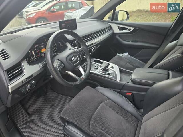 Серый Ауди Q7 e-tron, объемом двигателя 2.97 л и пробегом 210 тыс. км за 41200 $, фото 32 на Automoto.ua