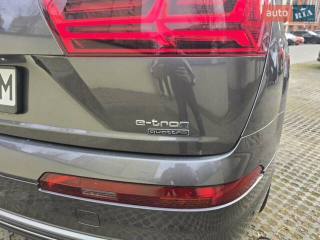 Серый Ауди Q7 e-tron, объемом двигателя 3 л и пробегом 208 тыс. км за 43500 $, фото 10 на Automoto.ua