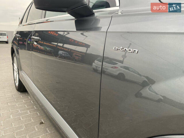 Серый Ауди Q7 e-tron, объемом двигателя 0 л и пробегом 219 тыс. км за 36800 $, фото 33 на Automoto.ua