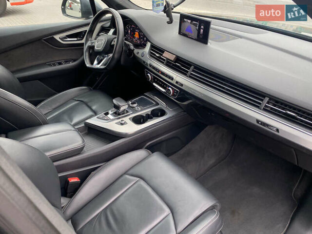 Серый Ауди Q7 e-tron, объемом двигателя 0 л и пробегом 219 тыс. км за 36800 $, фото 2 на Automoto.ua