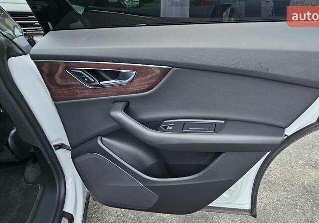 Белый Ауди Q8, объемом двигателя 3 л и пробегом 99 тыс. км за 47500 $, фото 20 на Automoto.ua