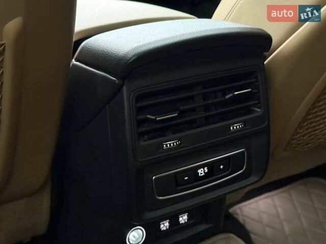 Білий Ауді Q8, об'ємом двигуна 3 л та пробігом 139 тис. км за 48000 $, фото 47 на Automoto.ua