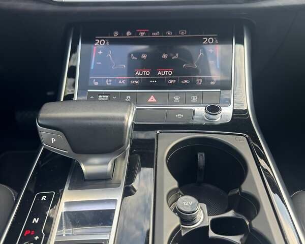 Белый Ауди Q8, объемом двигателя 3 л и пробегом 98 тыс. км за 45500 $, фото 23 на Automoto.ua
