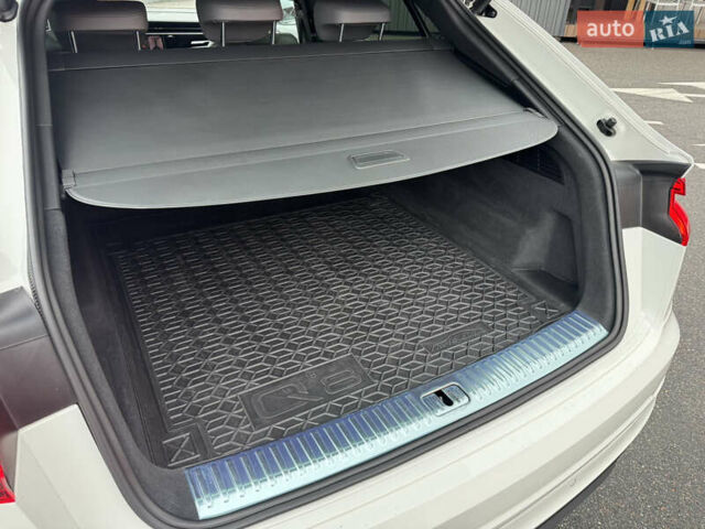 Білий Ауді Q8, об'ємом двигуна 3 л та пробігом 68 тис. км за 55500 $, фото 28 на Automoto.ua