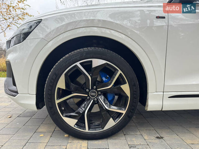 Белый Ауди Q8, объемом двигателя 3 л и пробегом 149 тыс. км за 49500 $, фото 3 на Automoto.ua