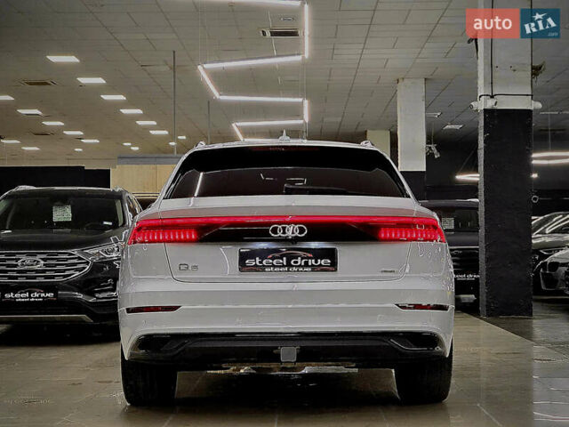 Білий Ауді Q8, об'ємом двигуна 3 л та пробігом 100 тис. км за 41999 $, фото 3 на Automoto.ua