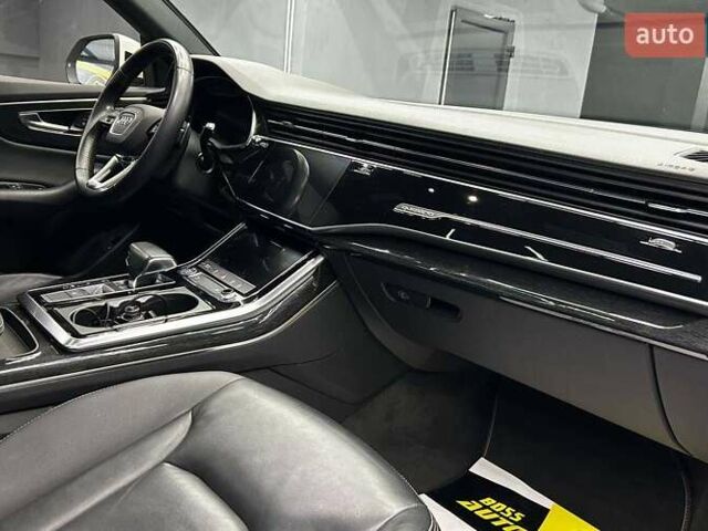 Белый Ауди Q8, объемом двигателя 3 л и пробегом 140 тыс. км за 56000 $, фото 17 на Automoto.ua