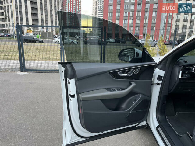 Белый Ауди Q8, объемом двигателя 3 л и пробегом 57 тыс. км за 49000 $, фото 25 на Automoto.ua