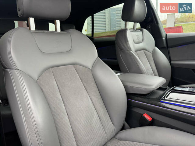 Білий Ауді Q8, об'ємом двигуна 3 л та пробігом 68 тис. км за 55500 $, фото 20 на Automoto.ua
