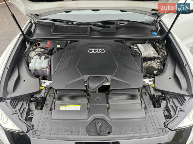 Білий Ауді Q8, об'ємом двигуна 3 л та пробігом 68 тис. км за 55500 $, фото 52 на Automoto.ua