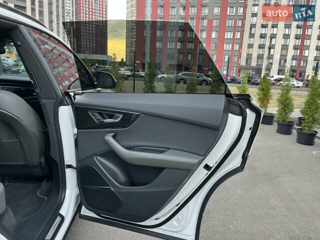 Белый Ауди Q8, объемом двигателя 3 л и пробегом 57 тыс. км за 49000 $, фото 37 на Automoto.ua