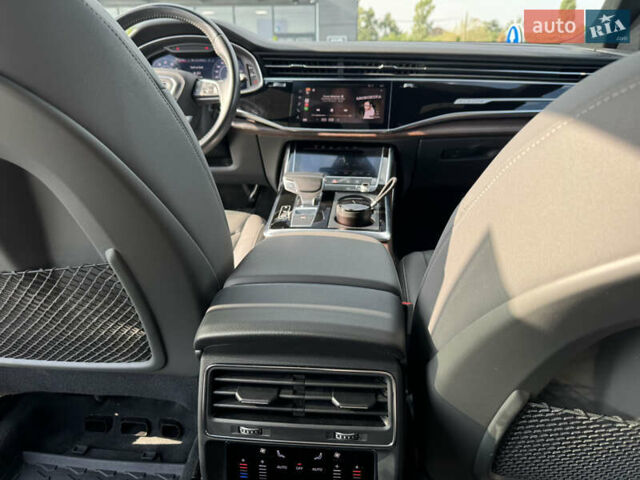 Белый Ауди Q8, объемом двигателя 3 л и пробегом 75 тыс. км за 56750 $, фото 20 на Automoto.ua