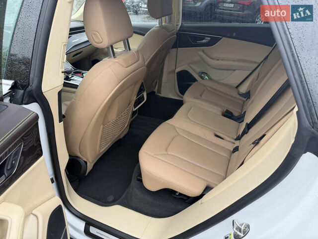 Белый Ауди Q8, объемом двигателя 3 л и пробегом 95 тыс. км за 55000 $, фото 9 на Automoto.ua