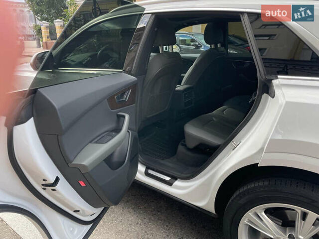 Белый Ауди Q8, объемом двигателя 3 л и пробегом 75 тыс. км за 56750 $, фото 6 на Automoto.ua