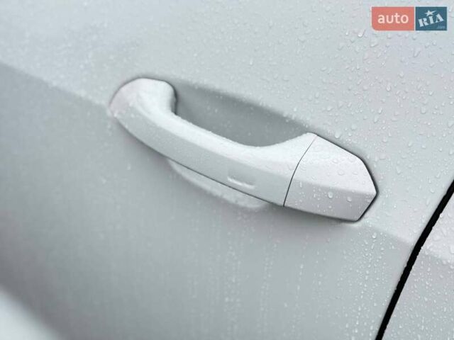 Білий Ауді Q8, об'ємом двигуна 3 л та пробігом 139 тис. км за 48000 $, фото 19 на Automoto.ua