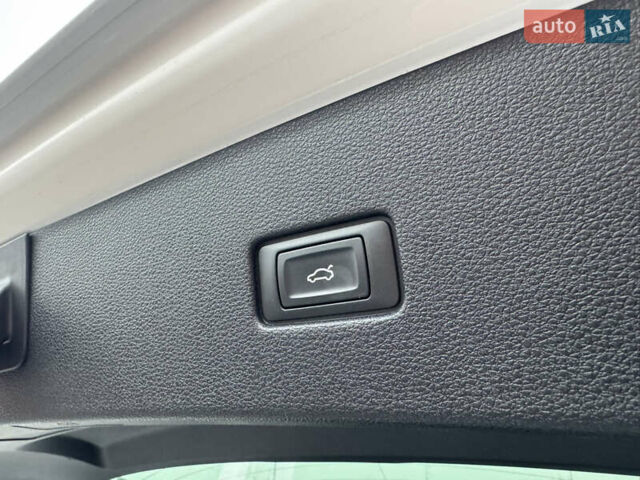 Білий Ауді Q8, об'ємом двигуна 3 л та пробігом 68 тис. км за 55500 $, фото 27 на Automoto.ua