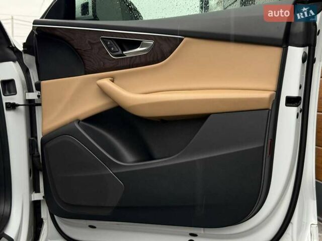 Білий Ауді Q8, об'ємом двигуна 3 л та пробігом 139 тис. км за 48000 $, фото 62 на Automoto.ua