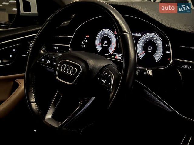 Білий Ауді Q8, об'ємом двигуна 3 л та пробігом 100 тис. км за 41999 $, фото 17 на Automoto.ua