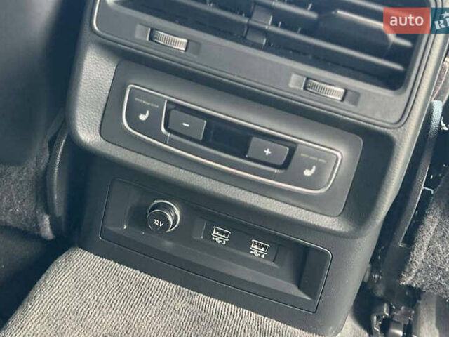 Білий Ауді Q8, об'ємом двигуна 3 л та пробігом 87 тис. км за 41000 $, фото 17 на Automoto.ua