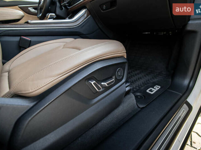 Белый Ауди Q8, объемом двигателя 3 л и пробегом 99 тыс. км за 49990 $, фото 27 на Automoto.ua