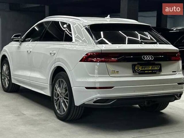 Белый Ауди Q8, объемом двигателя 3 л и пробегом 140 тыс. км за 56000 $, фото 3 на Automoto.ua