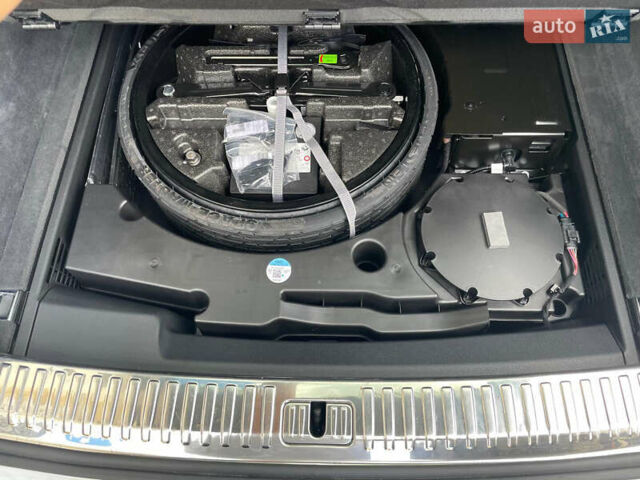 Белый Ауди Q8, объемом двигателя 3 л и пробегом 75 тыс. км за 56750 $, фото 13 на Automoto.ua