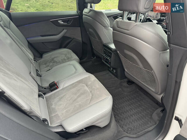 Білий Ауді Q8, об'ємом двигуна 3 л та пробігом 68 тис. км за 55500 $, фото 22 на Automoto.ua