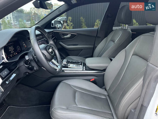 Белый Ауди Q8, объемом двигателя 3 л и пробегом 57 тыс. км за 49000 $, фото 19 на Automoto.ua