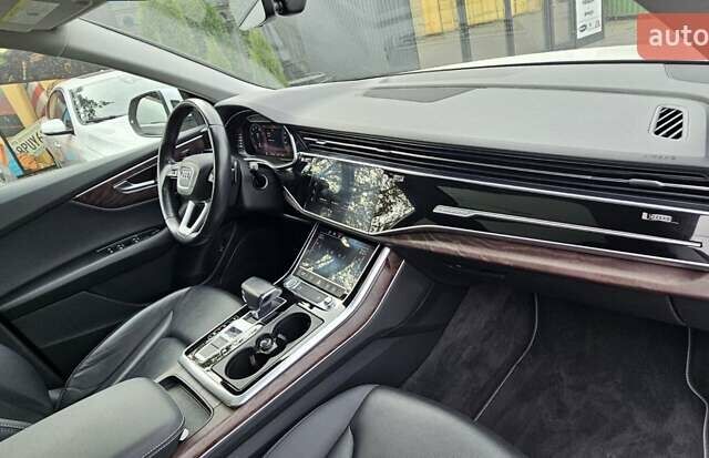 Белый Ауди Q8, объемом двигателя 3 л и пробегом 99 тыс. км за 47500 $, фото 23 на Automoto.ua