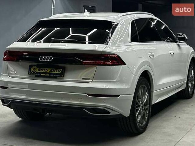 Белый Ауди Q8, объемом двигателя 3 л и пробегом 140 тыс. км за 56000 $, фото 5 на Automoto.ua