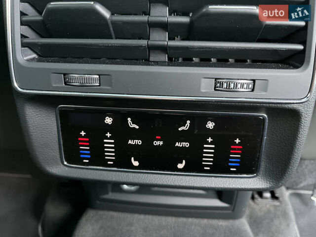 Белый Ауди Q8, объемом двигателя 3 л и пробегом 57 тыс. км за 49000 $, фото 36 на Automoto.ua