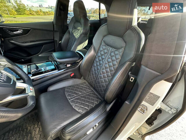 Ауди Q8 2018 в Кривом Роге на Automoto.ua Белый Ауди Q8, объемом двигателя 3 л и пробегом 93 тыс. км за 57999 $, фото 20 на Automoto.ua