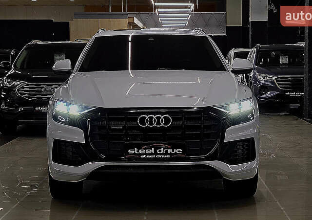 Білий Ауді Q8, об'ємом двигуна 3 л та пробігом 100 тис. км за 41999 $, фото 7 на Automoto.ua