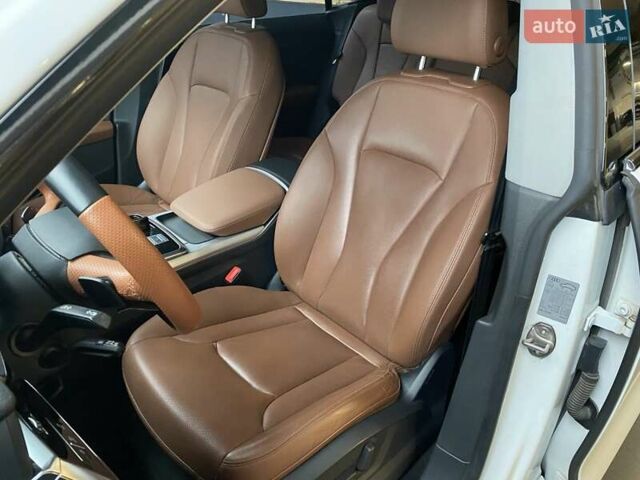 Белый Ауди Q8, объемом двигателя 2.97 л и пробегом 83 тыс. км за 55000 $, фото 14 на Automoto.ua