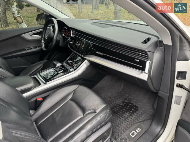 Белый Ауди Q8, объемом двигателя 3 л и пробегом 149 тыс. км за 49500 $, фото 7 на Automoto.ua