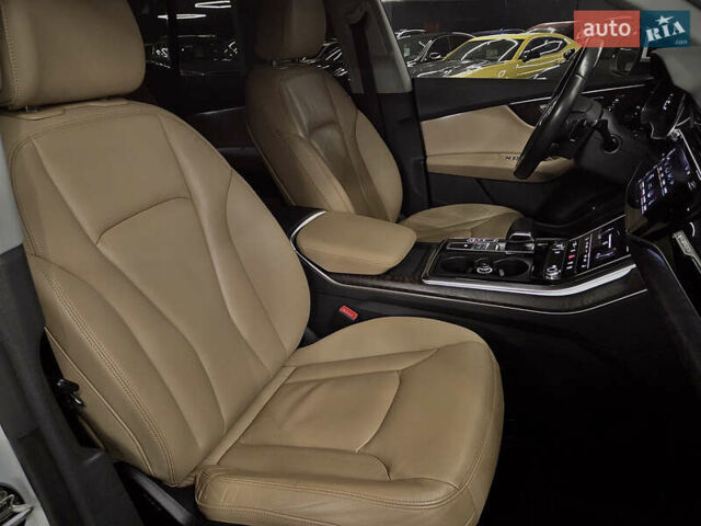 Білий Ауді Q8, об'ємом двигуна 3 л та пробігом 100 тис. км за 41999 $, фото 11 на Automoto.ua