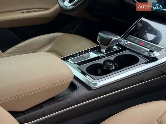 Білий Ауді Q8, об'ємом двигуна 3 л та пробігом 139 тис. км за 48000 $, фото 70 на Automoto.ua