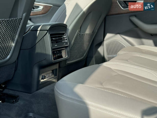 Белый Ауди Q8, объемом двигателя 3 л и пробегом 75 тыс. км за 56750 $, фото 22 на Automoto.ua