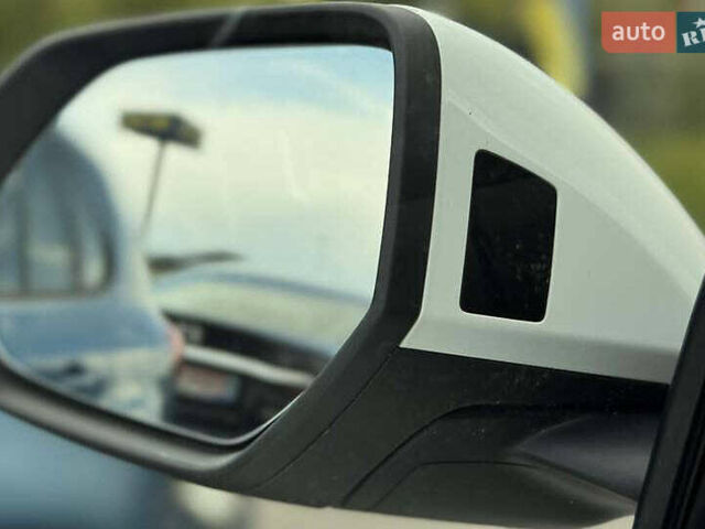 Білий Ауді Q8, об'ємом двигуна 3 л та пробігом 87 тис. км за 41000 $, фото 20 на Automoto.ua