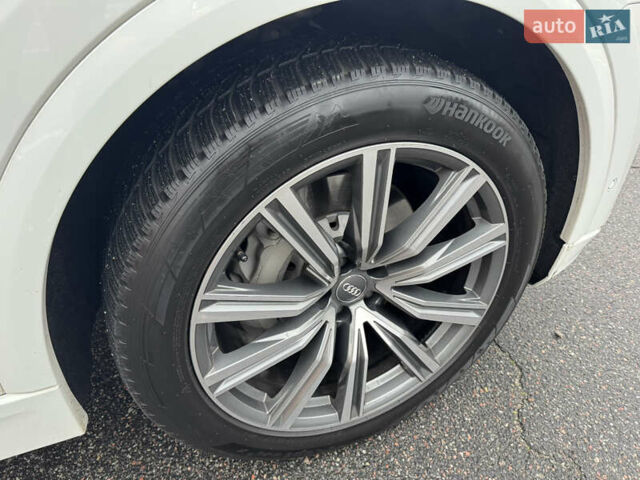 Білий Ауді Q8, об'ємом двигуна 3 л та пробігом 68 тис. км за 55500 $, фото 14 на Automoto.ua