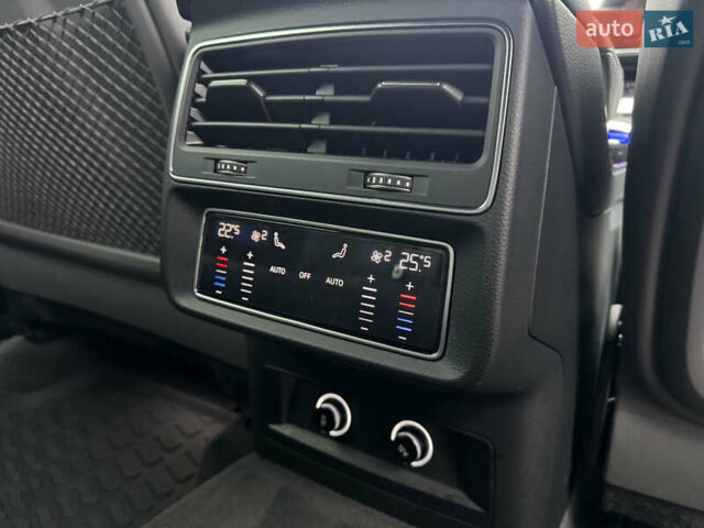 Білий Ауді Q8, об'ємом двигуна 3 л та пробігом 68 тис. км за 55500 $, фото 24 на Automoto.ua