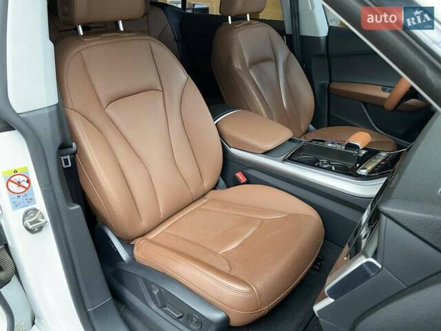 Белый Ауди Q8, объемом двигателя 2.97 л и пробегом 83 тыс. км за 55000 $, фото 23 на Automoto.ua