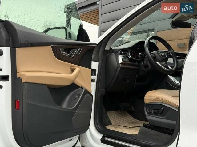 Білий Ауді Q8, об'ємом двигуна 3 л та пробігом 139 тис. км за 48000 $, фото 21 на Automoto.ua