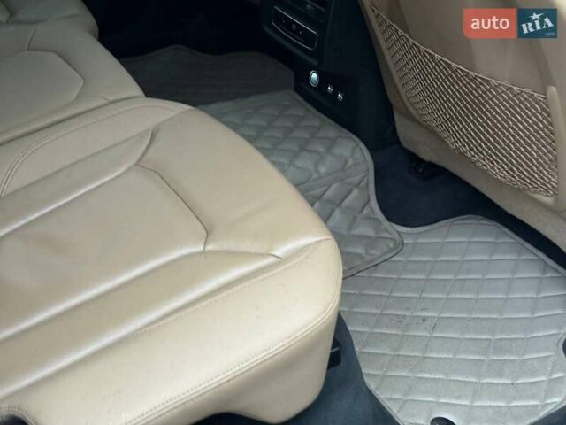 Білий Ауді Q8, об'ємом двигуна 3 л та пробігом 139 тис. км за 48000 $, фото 59 на Automoto.ua