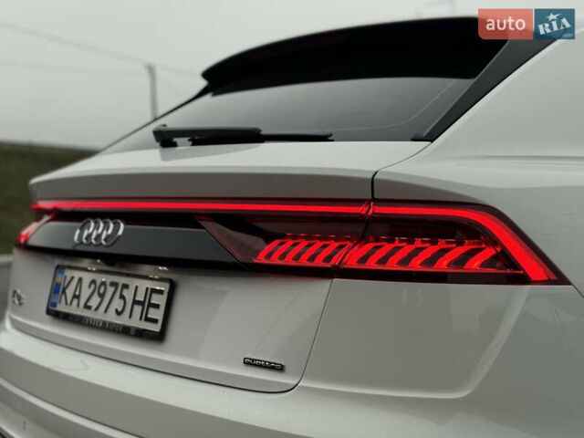 Білий Ауді Q8, об'ємом двигуна 3 л та пробігом 68 тис. км за 55500 $, фото 16 на Automoto.ua