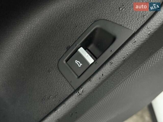 Білий Ауді Q8, об'ємом двигуна 3 л та пробігом 139 тис. км за 48000 $, фото 24 на Automoto.ua