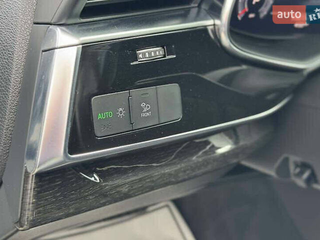 Білий Ауді Q8, об'ємом двигуна 3 л та пробігом 87 тис. км за 41000 $, фото 18 на Automoto.ua