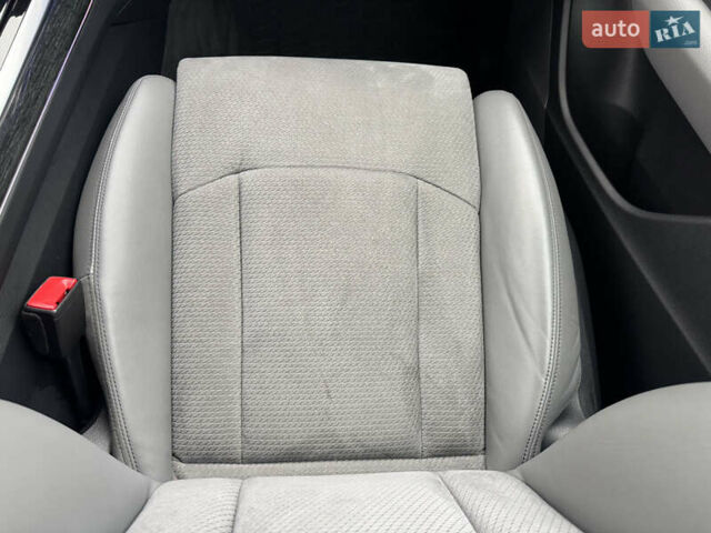 Білий Ауді Q8, об'ємом двигуна 3 л та пробігом 68 тис. км за 55500 $, фото 44 на Automoto.ua