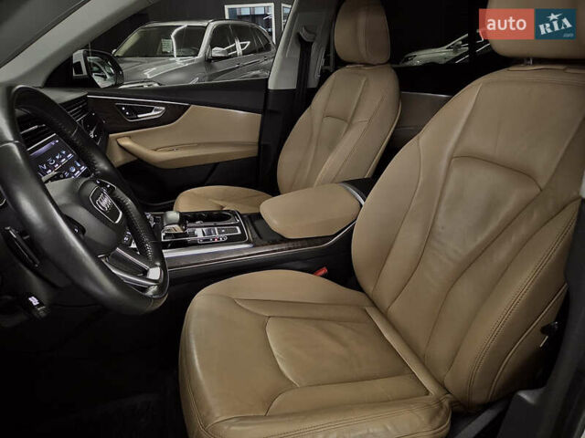 Білий Ауді Q8, об'ємом двигуна 3 л та пробігом 100 тис. км за 41999 $, фото 8 на Automoto.ua